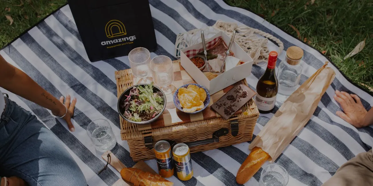 Mystery Picnic Experience | AmazingCo